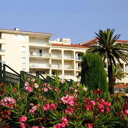 Appart hôtel Résidence Odalys Les Pins Bleus 2*